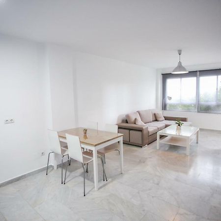 토레몰리노스 Apartamento En La Carihuela Con Piscina Y Parking, Al Lado De La Playa 아파트 외부 사진