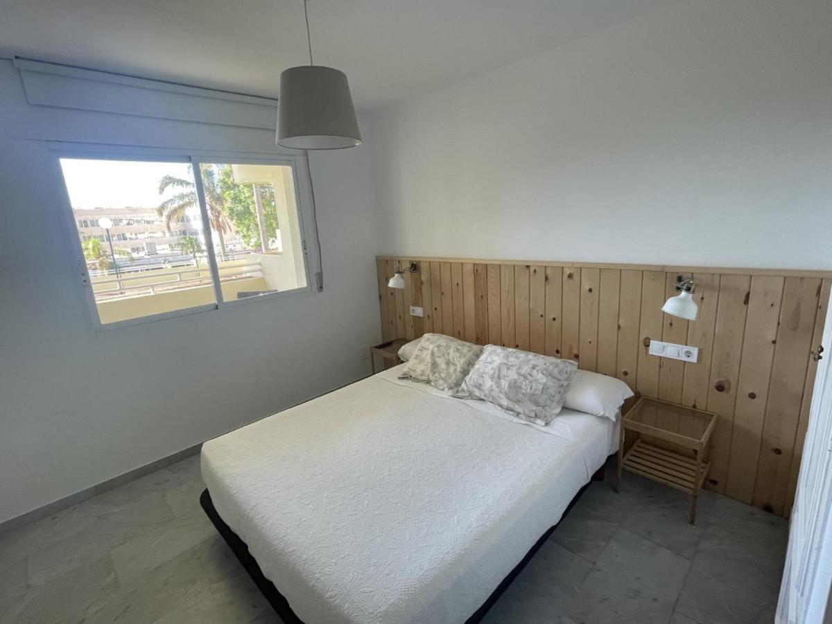 토레몰리노스 Apartamento En La Carihuela Con Piscina Y Parking, Al Lado De La Playa 아파트 외부 사진