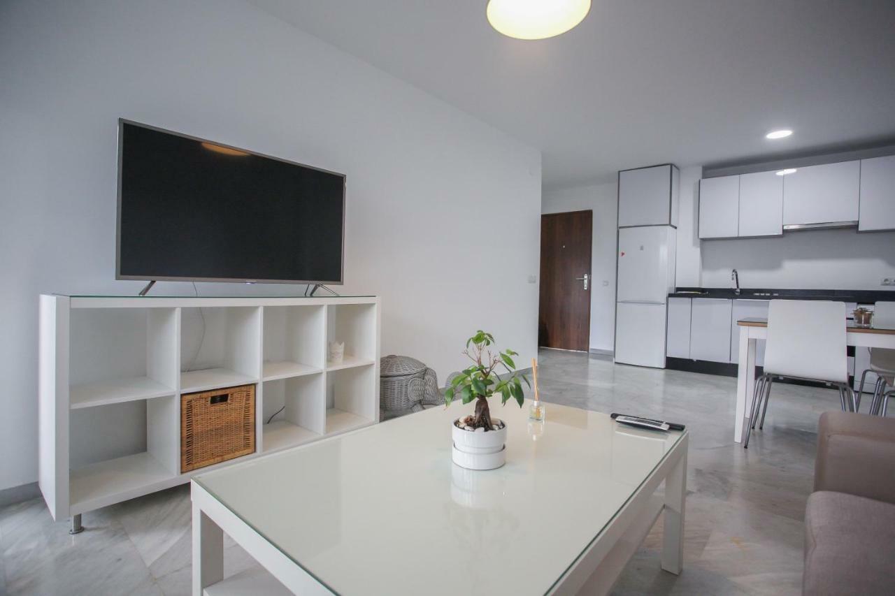 토레몰리노스 Apartamento En La Carihuela Con Piscina Y Parking, Al Lado De La Playa 아파트 외부 사진