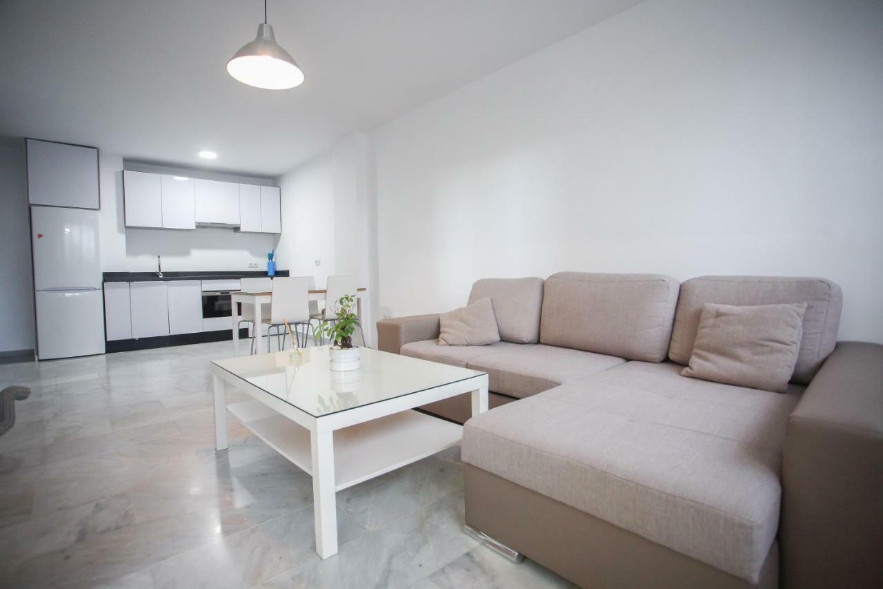 토레몰리노스 Apartamento En La Carihuela Con Piscina Y Parking, Al Lado De La Playa 아파트 외부 사진
