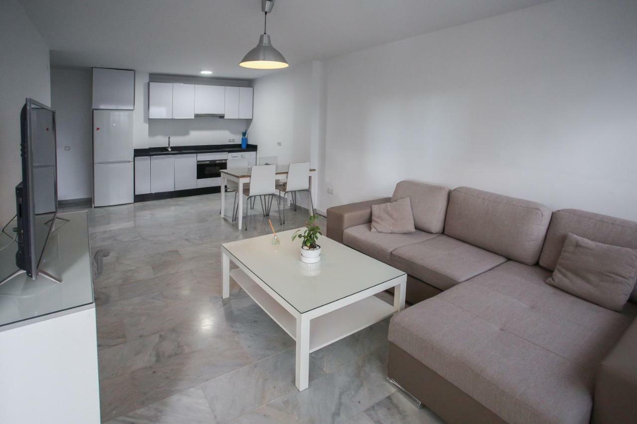 토레몰리노스 Apartamento En La Carihuela Con Piscina Y Parking, Al Lado De La Playa 아파트 외부 사진